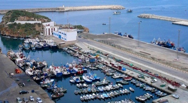 الاضطرابات الجوية تغلق ميناء الحسيمة ابتداء من اليوم السبت