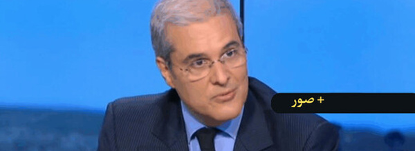 مولاي هشام ينشر صورة تجمعه بجلالة الملك وهما يلعبان الكرة ويدعو المغاربة إلى الانخراط في أجواء الكان