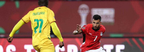 ضعف الإقبال في مباراة مصر أمس يدفع اللجنة المنظمة لفتح أبواب الملعب مجانًا