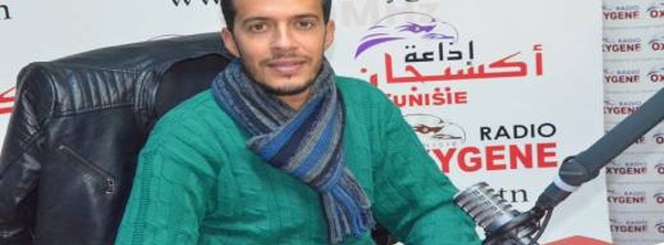 صحافي تونسي يدعي انقطاع الكهرباء بمركب مولاي عبد الله وكاميرات الصحافة توثق "الحقيقة"