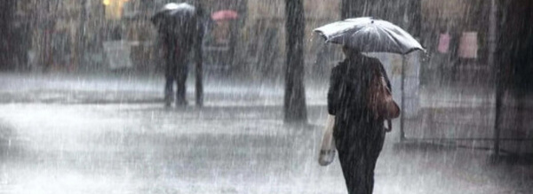 نشرة إنذارية تحذر من أمطار وثلوج ورياح قوية مرتقبة في عدة مناطق بالمملكة