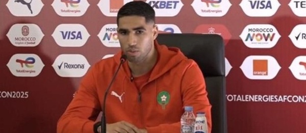 حكيمي ينتقد صافرات الاستهجان ويدعو الجماهير إلى مواصلة التشجيع دون شروط