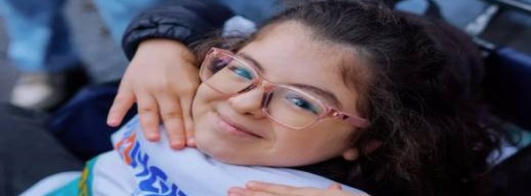 عندما يعجز شرطي من أصول مغربية عن التبرع وينجح في تحريك الآلاف: قصة إنسانية تهز بلجيكا