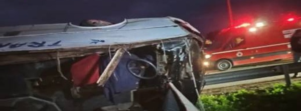 "مأساة العاملات".. انقلاب حافلة "لقمة العيش" بالمحمدية يسقط 26 مصابة في حالة خطيرة