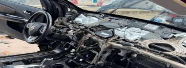 توقيف مغربي حاول عبور "باب سبتة" بـ 48 كيلو من الشيرا رفقة زوجته وأطفاله الخمسة