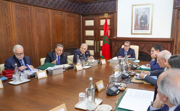 الحكومة تصادق على مشروع قانون تنظيم مهنة المحاماة وتُحدث أكاديمية لمهن الطيران