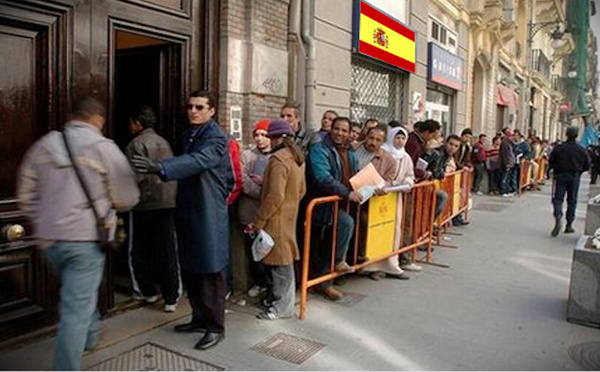 المغاربة يتصدرون قائمة الشباب المهاجرين المستفيدين من تسوية الأوضاع بإسبانيا