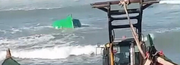 انقلاب قارب صيد تقليدي ببوجدور يخلف قتيلًا ومفقودًا