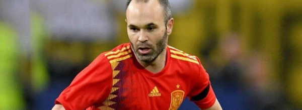 إنييستا مرشح لتولي منصب داخل الجامعة الملكية المغربية لكرة القدم