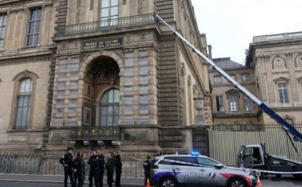 كاميرات المراقبة تكشف تفاصيل السطو  على مجوهرات اللوفر بقيمة 88 مليون يورو