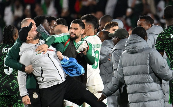 "كاف" تصدر عقوبات ثقيلة على منتخب الجزائر بعد أحداث ربع نهائي الكان