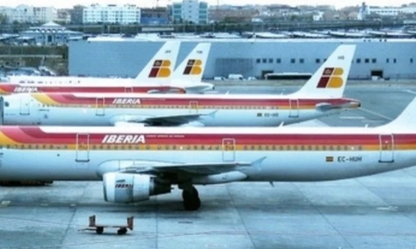 الرياح العاتية تُجبر طائرة إسبانية على عدم الهبوط بمطار مليلية