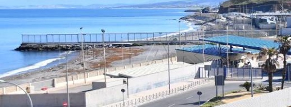 محاولة هجرة سباحة تنتهي بإنقاذ قاصر مغربي في ظروف جوية قاسية