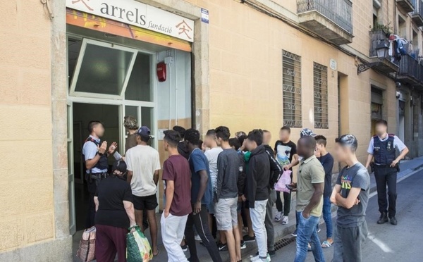 بلدية برشلونة تقدر عدد المؤهلين للاستفادة من التسوية في 24 ألف مهاجر