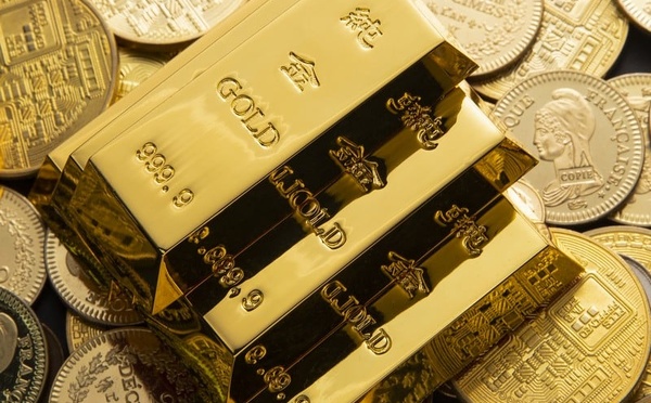 أسعار الذهب تتراجع بفعل صعود الدولار وترقب قرارات الاحتياطي الفيدرالي