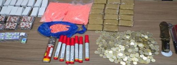 وجدة: توقيف ثلاثة أشخاص وحجز آلاف الأقراص المخدرة في عملية أمنية مشتركة