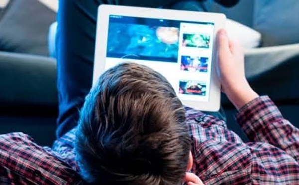 إسبانيا وفرنسا تقيدان ولوج الأطفال لمنصات التواصل