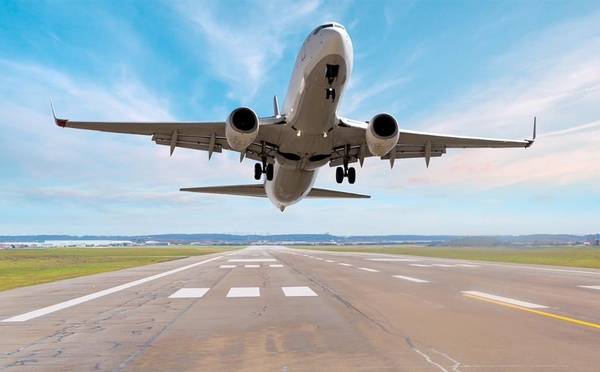 سوء الأحوال الجوية.. طائرة قادمة من بلجيكا إلى الحسيمة تضطر للهبوط بالعروي