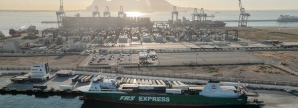 مسؤول إسباني يحذر: قواعد أوروبا لانبعاثات الكربون قد تدفع حركة الشحن نحو موانئ المغرب