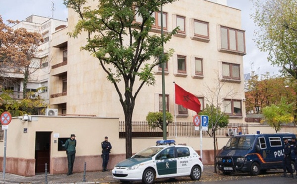 استجابة للإقبال المتزايد.. قنصلية برشلونة ترفع وتيرة خدماتها