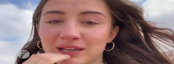 سائحة أمريكية تبكي بسبب الجوع في شاطئ طنجة يثير الجدل خلال رمضان