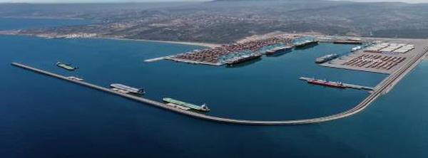 تفاصيل دور شركة يابانية في تجهيز أرصفة ميناء الناظور غرب المتوسط