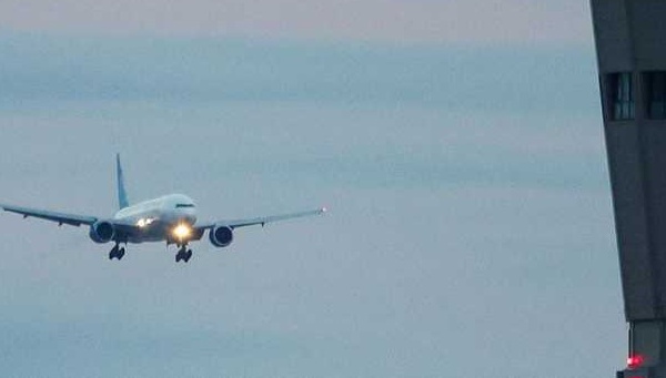 وعكة صحية لطفل تعطل رحلة جوية من بلجيكا إلى المغرب وتعيدها إلى المطار