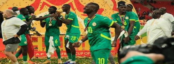 قرار “الكاف” يفجر غضب السنغال.. معركة قانونية جديدة تلوح في الأفق