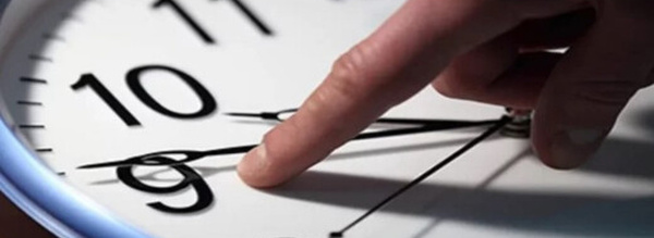 بعد 200 ألف توقيع.. عريضة إلغاء الساعة الإضافية تدخل مرحلة الحسم المؤسساتي