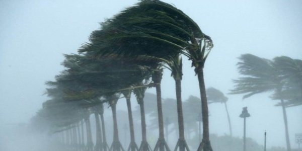 نشرة إنذارية.. أمطار رعدية ورياح قوية تهم عدة أقاليم بالمملكة