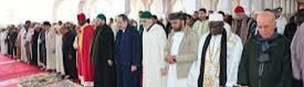 توتر داخل مسجد بمداغ.. اتهامات بتعطيل الجمعة تفجر الجدل