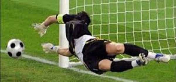 توقيف حارس مرمى مغربي متلبس بسرقة دراجة نارية يثير استنكار الوسط الرياضي