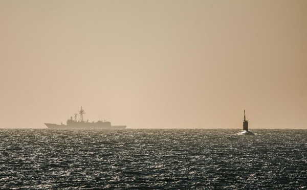 غواصة روسية وسفينة دعم تمران بمحاذاة السواحل المغربية