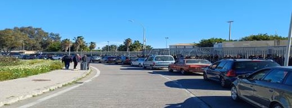 اختناق مروري خانق بمعبر بني أنصار.. موجة عبور كبيرة نحو المغرب