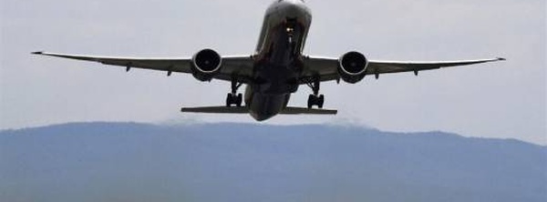 وفاة راكب على متن رحلة من الناظور إلى بروكسل تجبر الطائرة على الهبوط بفرنسا