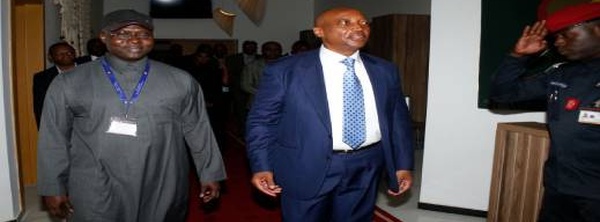 أزمة “لقب إفريقيا”.. رئيس الكاف في "جزيرة العبيد" لاحتواء غضب السنغال بعد تتويج المغرب