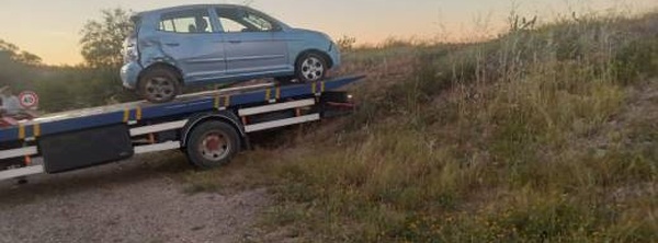 انقلاب مفاجئ لسيارة خفيفة يعيد التحذير من مخاطر الطريق بالناظور