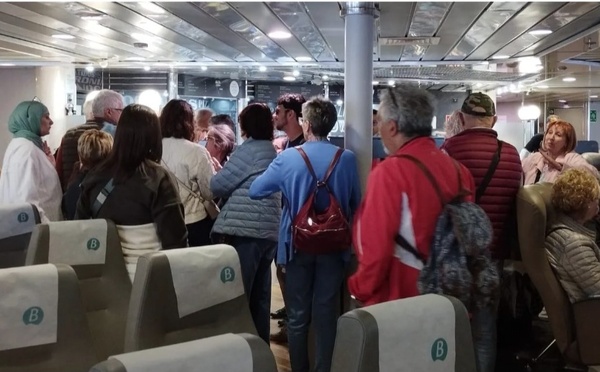 تعطل باخرة بين إسبانيا والمغرب يربك رحلة مئات المسافرين