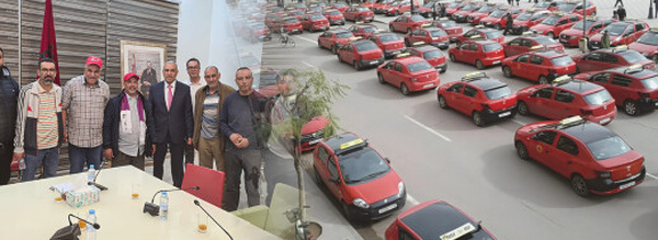 شلل في النقل بوجدة إثر إضراب لسائقي سيارات الأجرة ووالي جهة الشرق يفتح باب الحوار