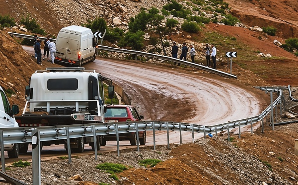التساقطات الأخيرة تعزل مقاطع من الطريق الساحلية بين الحسيمة وتطوان عن الخدمة