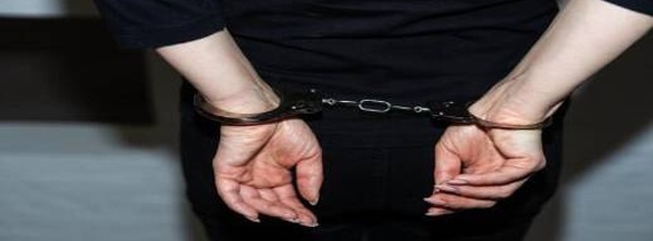 فتاة بصفرو تؤذي مناطقها الحساسة بشفرة حلاقة للانتقام من عشيقها