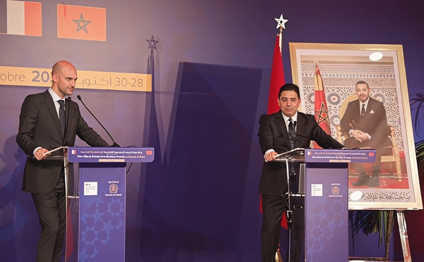 وزير خارجية فرنسا يحط بالرباط وهذا ما ينتظر محادثاته مع بوريطة