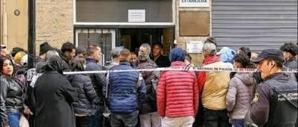 إسبانيا توقف أفراد شبكة متهمة بتسوية أوضاع مهاجرين بوثائق سكن مزورة