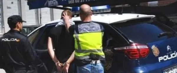 القضاء الإسباني يلاحق شبكة احتيال استهدفت مغاربة  بوثائق وإقامات وهمية