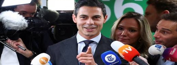 رئيس الوزراء الهولندي  يشيد بأجواء مباراة المغرب وهولندا وسلوك الجالية في هولندا