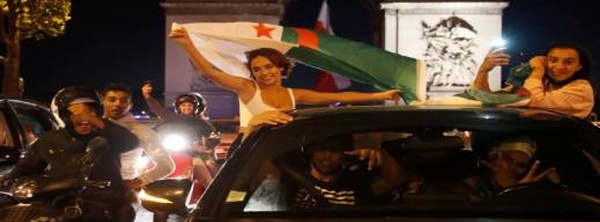 من المدرجات إلى الشوارع.. هكذا استقبلت فئات من الجزائريين خروج المغرب من كأس العالم