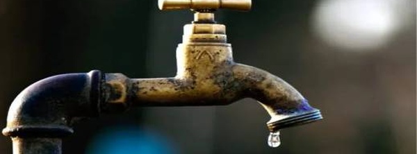 عطب مفاجئ بشبكة الماء بالناظور.. هذه الأحياء ستعرف انخفاضا ملحوظا في ضغط المياه
