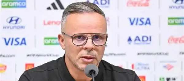 وهبي يوضح أسباب تأخر "الأسود" عن الشوط الثاني بربع نهائي المونديال