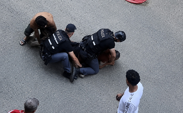 سفارة المملكة بإيطاليا تدخل على خط مقتل الشاب المغربي على يد الشرطة