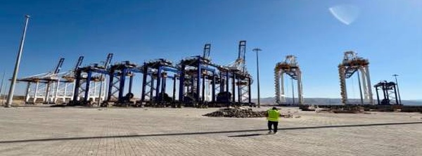 تسارع وتيرة تركيب رافعات ميناء الناظور غرب المتوسط